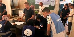 جمعية “أثر” توزع مستلزمات نظافة شخصية في المغازي