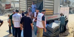 جمعية العودة تنفذ تدخلاً إغاثياً عاجلاً للأسر المتضررة في مخيم النصيرات