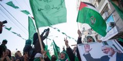 الإعلام العبري: حماس تُبلغ مؤسساتها بالاستعداد لتسليم لجنة التكنوقراط