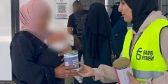 جمعية منارة السلام توزع حليب الأطفال على الأسر المحتاجة في غزة